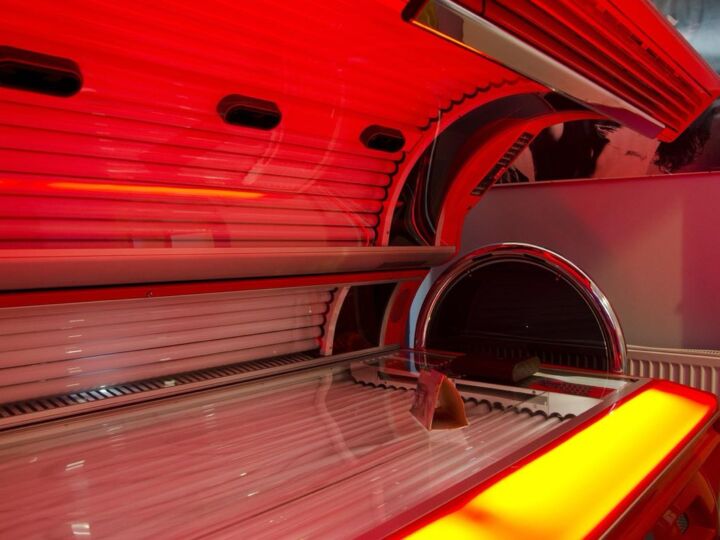 Pourquoi les lunettes sont obligatoires en cabine UV
