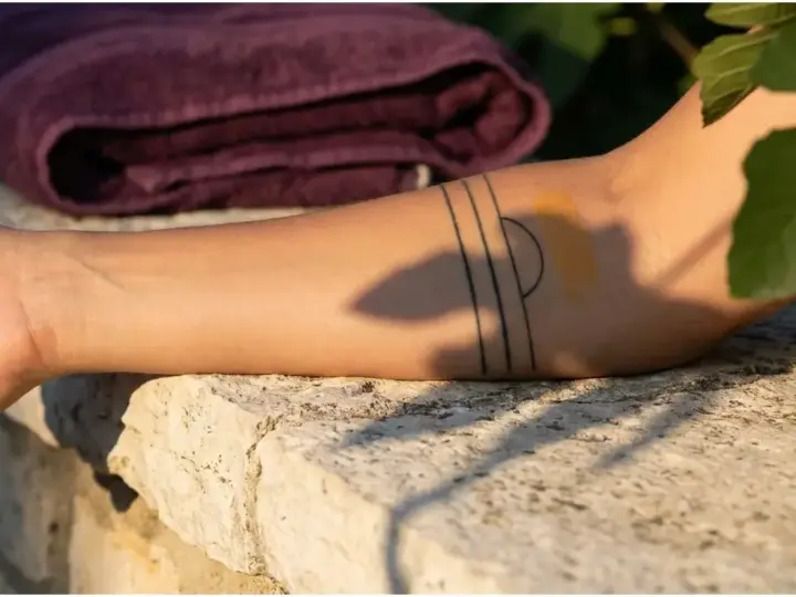 Ce que le soleil fait à un tatouage, couleur par couleur