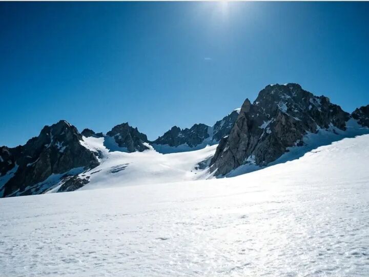 Pourquoi l&rsquo;indice UV grimpe en montagne, et où l&rsquo;on brûle vraiment